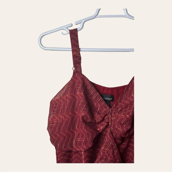 0771. LANE BRYANT ADJUSTABLE STRAP TOP SIZE 26 CHEVRON PATTERN MAROON AND‎ GOLD - Picture 3 of 10
